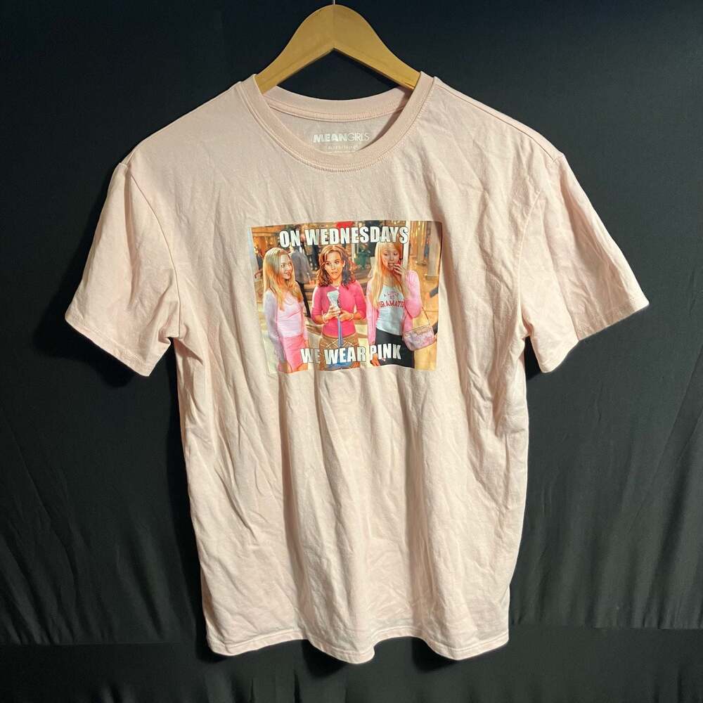 Mean Girls 'On Wednesdays We Wear Pink' Graphic T-Shirt XL (14)